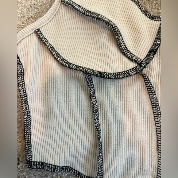 Bailey Rose cream/tan/black outside stitch crop tank top, size Small - Picture 2 of 5
